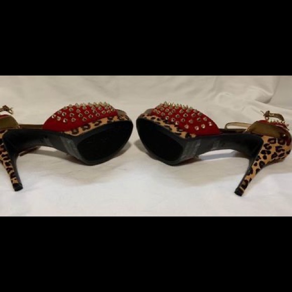 GUESS Gabinos Pep Toe Ankle Strap Heels - Picture 5 of 5